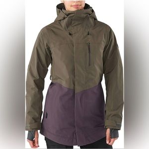 Dakine Gore-Tex Insulated Silcox Snowboard Jacket - Women’s Small